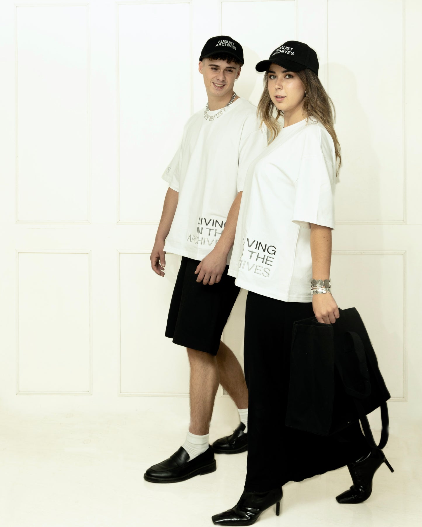 LIVING TEE