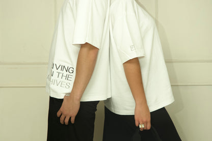 LIVING TEE